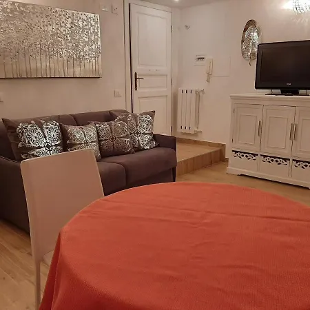 Navona House Apartment *